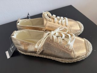 Alpargatas doradas Next mujer talla 40