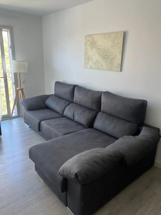 Sofá chaise longue gris 4 meses uso
