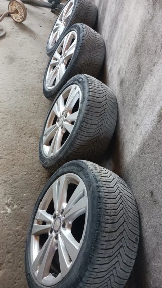 Llantas Mercedes con neumáticos