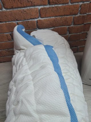 Amazon Basics Topper in Morbida Schiuma