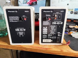 PIONEER DM-40-W  DJ (532)altavoces, leer