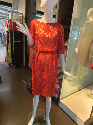 Vestido de fiesta rojo encaje