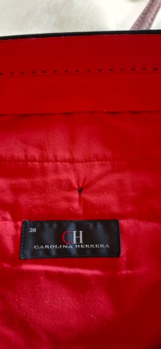 Traje Carolina Herrera Talla 38 Negro/Rojo