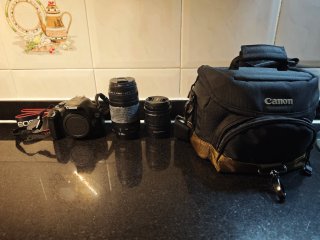 Canon EOS 1100D + 2 objetivos + bolsa