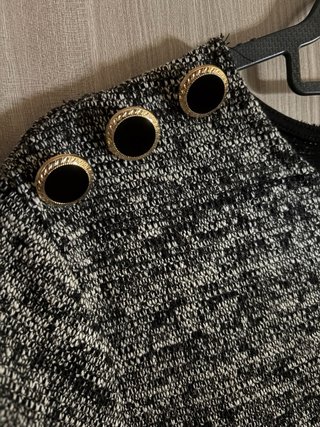 Vestito corto con bottoni dorati