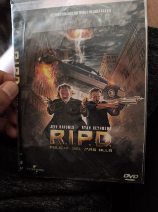 Ho 128 film di tutti i generi a 3,50 ciascuno