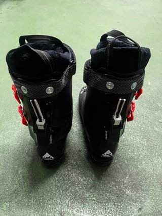 Esquís Atomic Redster X5 con fijaciones