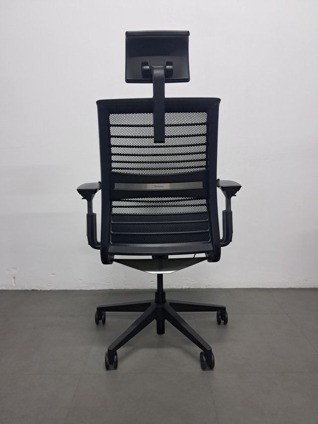 SillaSTEELCASE THINK v2 Reposacabezas Profesional