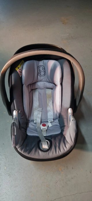 Silla de coche Cybex Aton Q con base Isofix