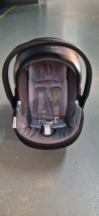 Silla de coche Cybex Aton Q con base Isofix