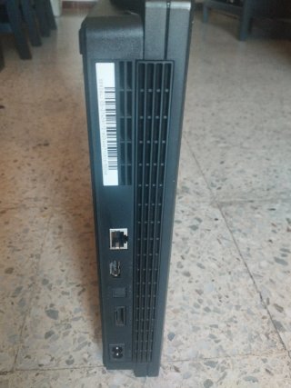Consola Sony PS3 Negra + 6 juegos.