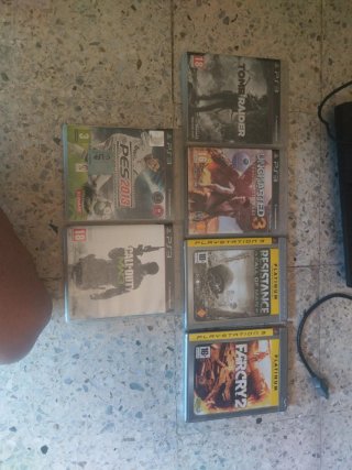 Consola Sony PS3 Negra + 6 juegos.