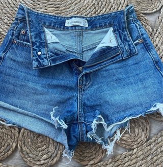 Pantalón corto Stradivarius