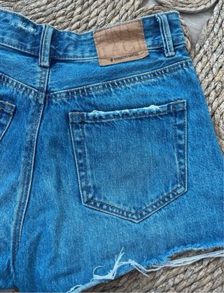 Pantalón corto Stradivarius