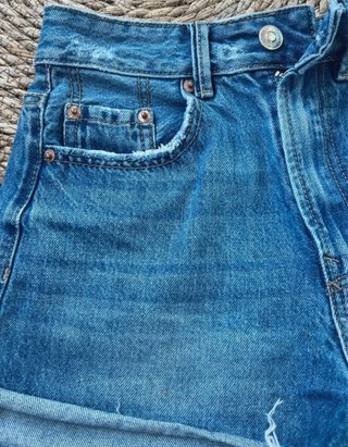 Pantalón corto Stradivarius