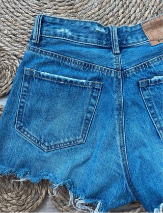 Pantalón corto Stradivarius