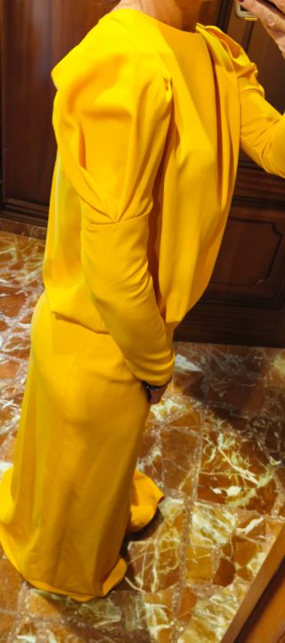 Vestido de fiesta amarillo elegante