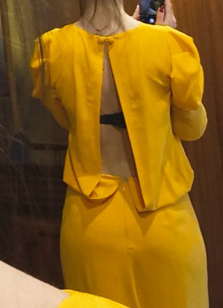 Vestido de fiesta amarillo elegante