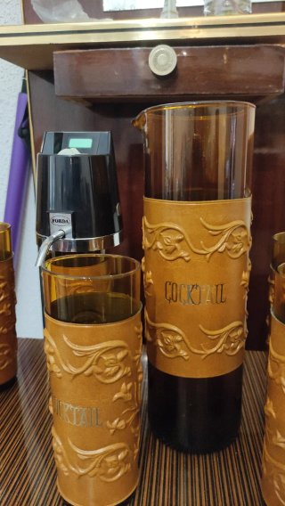 Set di cocktail in vetro e pelle