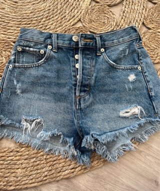 Pantalón corto vaquero Mango
