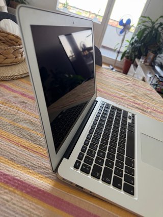 MacBook Air 13 (2015) Plata I5 8 GB RAM