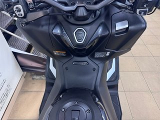 YAMAHA TMAX  Tech MAX (2022-2024) 2024