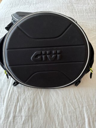 Bolsa blanda asiento moto GIVI ES107B negra