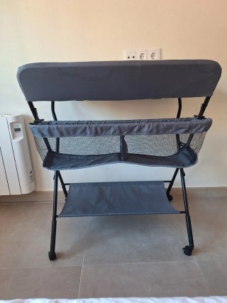 Cambiador bebé plegable con cesta