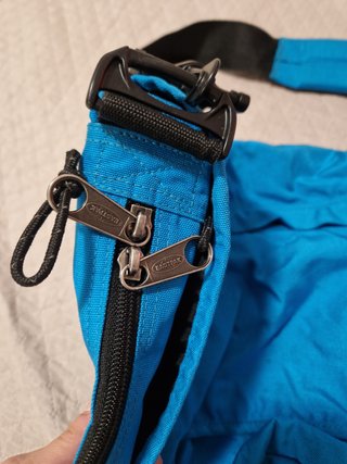 Borsa a tracolla Eastpak blu