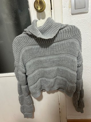 Jersey gris cuello alto