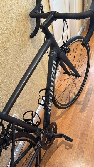 Bicicleta de carretera tiene 3 salidas