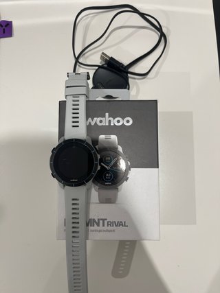 Reloj Wahoo ELEMNT RIVAL GPS