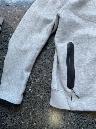 Sudadera Nike Tech Fleece Gris