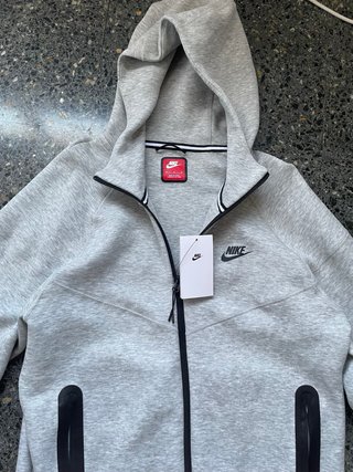 Sudadera Nike Tech Fleece Gris