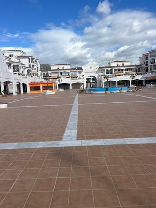 Venta de un local en Arroyo de la Miel