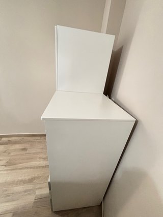 Armario y cómoda estantería bebé