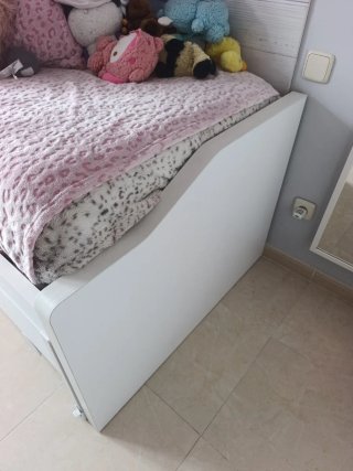 Cama compacta con colchones