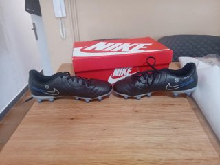 Botas de fútbol Nike Tiempo Negras