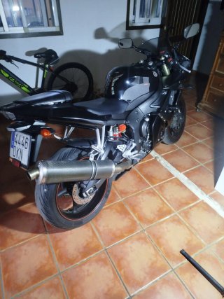 Yamaha R6 Negra