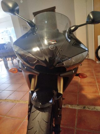 Yamaha R6 Negra