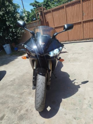 Yamaha R6 Negra