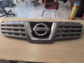 Rejilla frontal Nissan Qashqai.