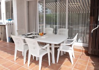 Acogedor piso vacacional con piscina comunitaria!