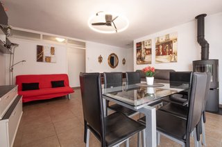 Acogedor piso vacacional con piscina comunitaria!