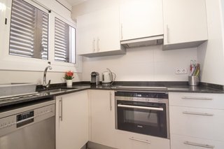 Acogedor piso vacacional con piscina comunitaria!