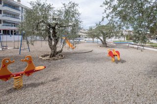 Acogedor piso vacacional con piscina comunitaria!
