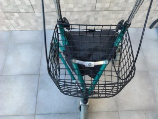Andador 3 ruedas con cesta y bolsa