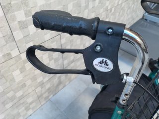 Andador 3 ruedas con cesta y bolsa