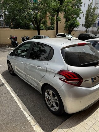 Peugeot 208 2016