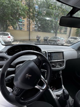 Peugeot 208 2016